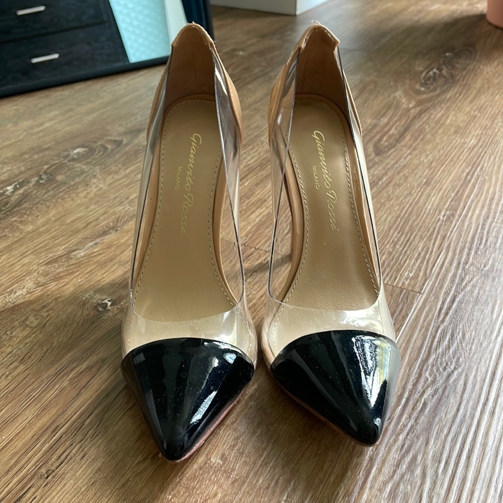 Gianvito Rossi Plexi contrasting-toe pumps in black and nude